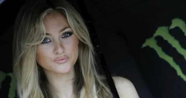 AAA: Yamaha Umbrella Girl Competition
