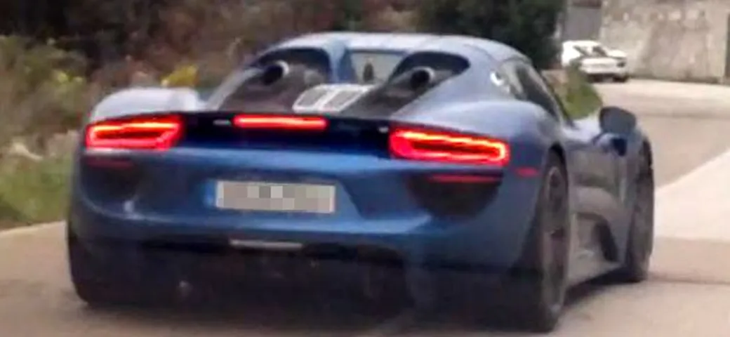 Porsche 918 Spyder: foto e video dalla Puglia