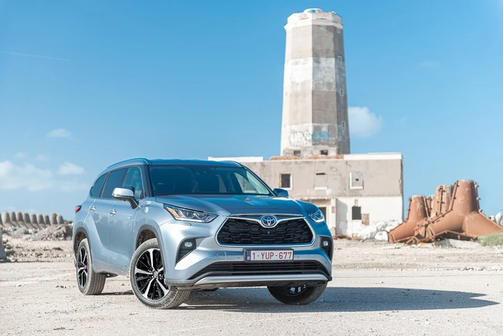 Toyota Highlander: primo contatto, dotazioni e prezzi del SUV full-hybrid