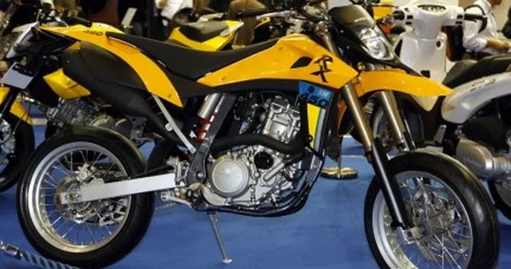 Eicma 2007: Hyosung RX450, enduro o supermotard?
