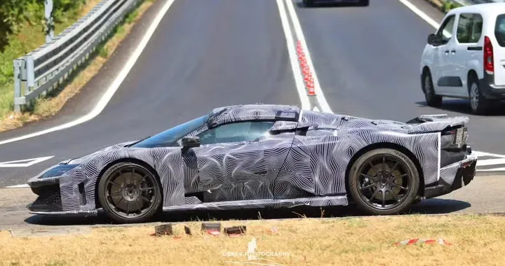 Ferrari F80 Aperta, tetto removibile e produzione limitata per la nuova hypercar