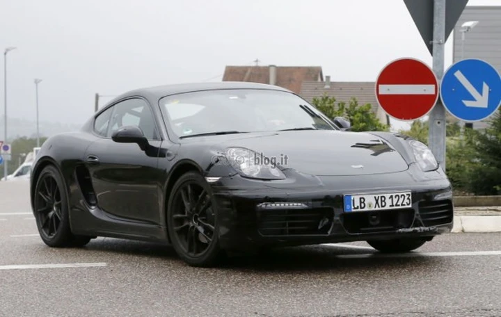La Porsche Cayman Facelift nelle prime foto spia