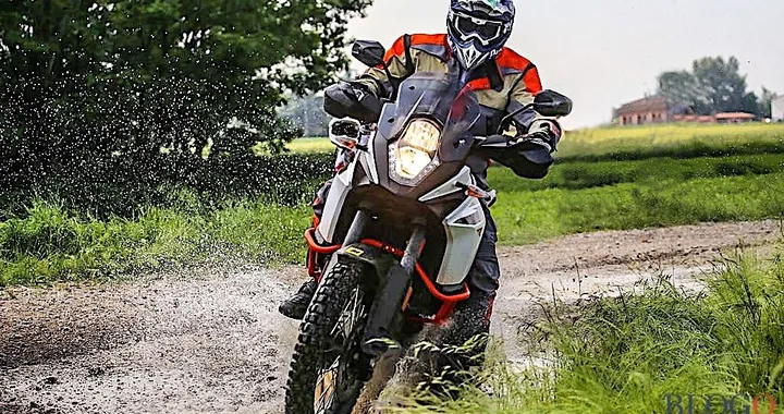 KTM 1090 Adventure R: primo contatto