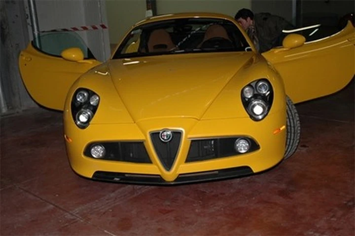 Alfa Romeo 8C Competizione: una delle 10 in giallo