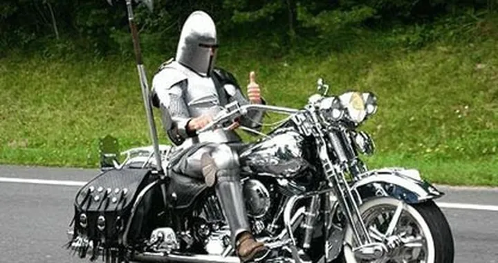 Nuove "tute" da moto