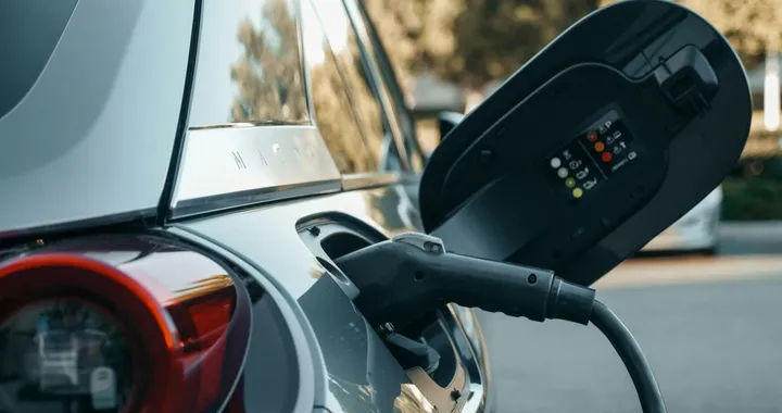 Ricarica l'auto elettrica in modo intelligente con E.ON quando l’energia costa meno