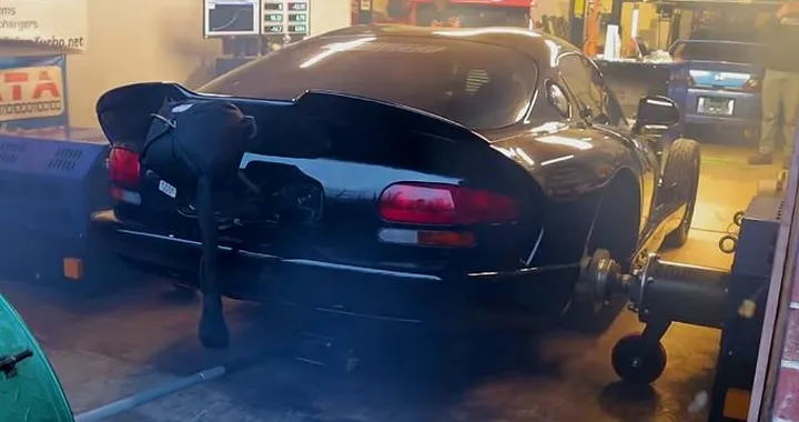 La Dodge Viper per drag race: 2872 cavalli al banco