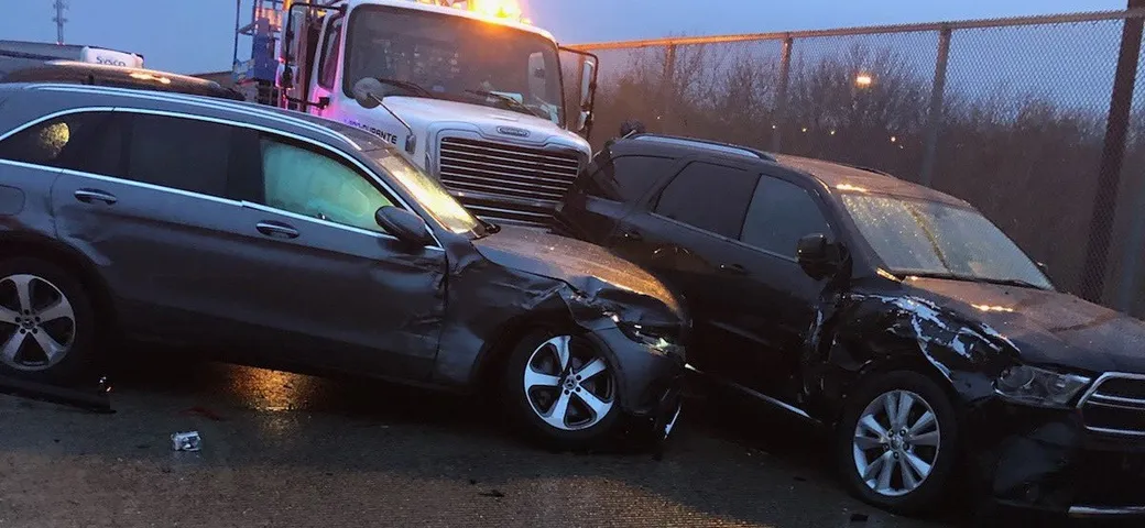Maxi incidente per il ghiaccio nero: 65 auto auto coinvolte