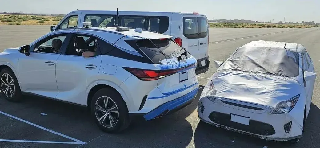 Frenata d’emergenza automatica in retro: in quali auto funziona meglio