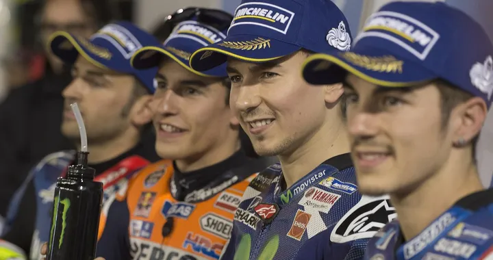 MotoGP Qatar 2016: pole a Lorenzo su Marquez; Rossi e Ducati 2a fila [Foto]