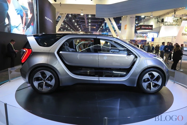 Chrysler Portal Concept live CES 2017