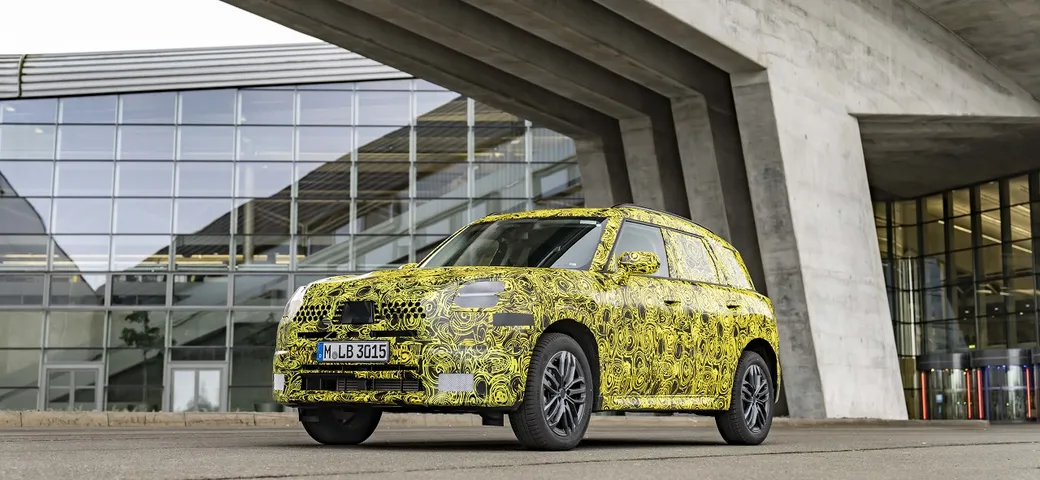 MINI Countryman elettrica, le prime immagini ufficiali