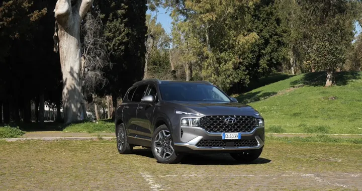 Hyundai Santa Fe 20th Anniversary in prova