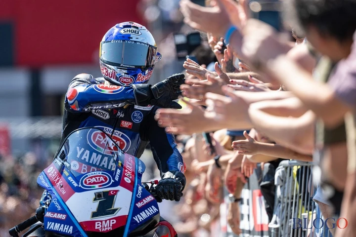 SBK Donington: Razgatlioglu su Rea in Gara-1, Bautista KO!