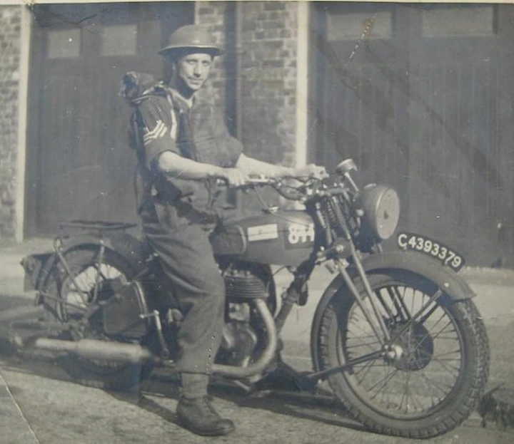 Moto militari: la Norton 16H del British Army