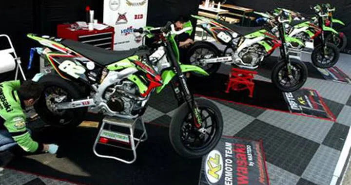 Presentazione del KL Kawasaki Nastedo Team