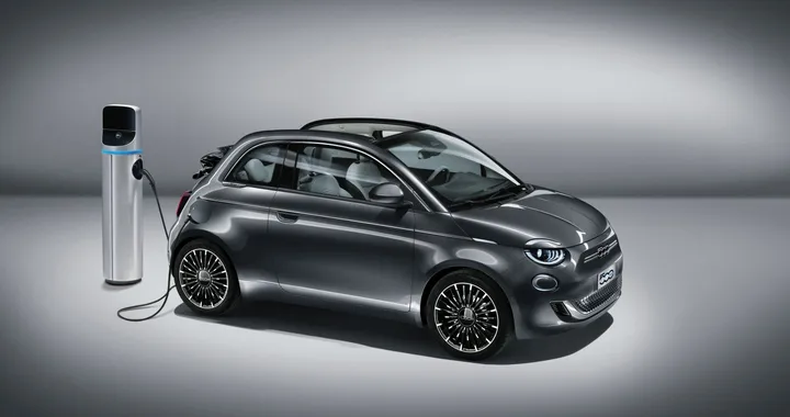 Nuova Fiat 500e: allo studio anche le gemelle di Opel e DS?