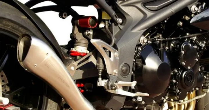 Scarico HP Corse Hydroform per Triumph Speed Triple 2011