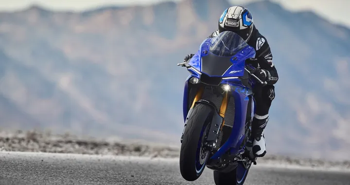 Yamaha R1, entro fine anno la nuova generazione: e se fosse "solo pista"?