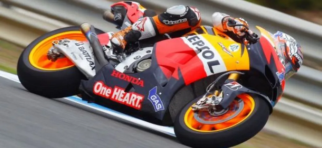 MotoGP, Estoril:  Stoner-Pedrosa davanti a Crutchlow e Lorenzo, incidente per Edwards