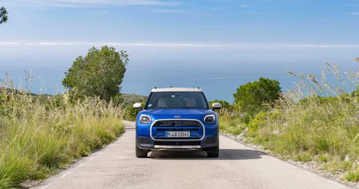 MINI Countryman E, l'elettrica guadagna più autonomia: 501 km