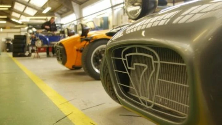 Caterham: aumenta la produzione. E con lei i dipendenti