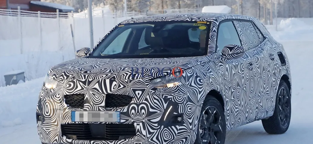 Nuova Peugeot 2008: prime foto spia della prossima generazione