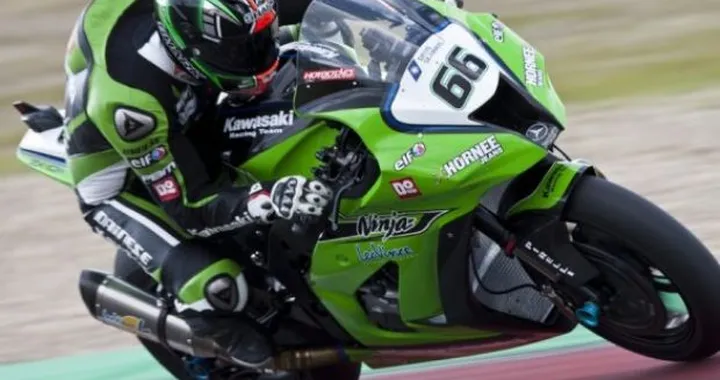 WSBK: Tom Sykes vince gara2 sotto il duluvio universale del Nurburgring. Guintoli e Smrz a podio