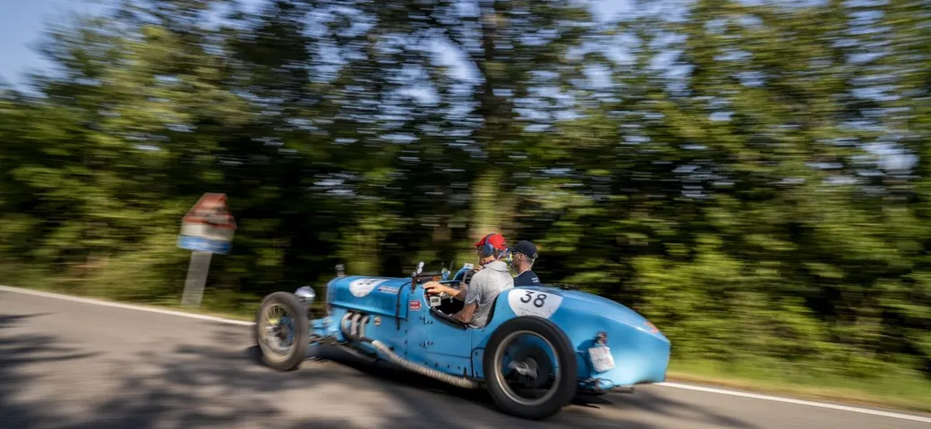 1000 Miglia 2025: partenza da Bologna per la seconda tappa