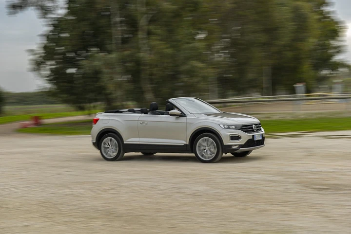Volkswagen T-Roc Cabriolet 1.5 TSI DSG Style: la prova su strada