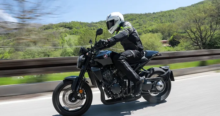 Honda CB1000R 2021 Black Edition, la prova su strada (VIDEO)