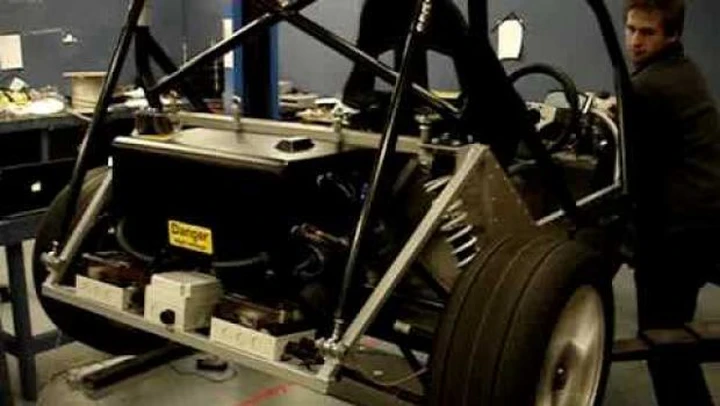 Video: lo sviluppo della Westfield iRACER