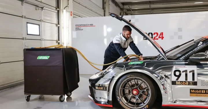 La Porsche Mobil 1 Supercup 2024 banco di prova per i nuovi eFuel