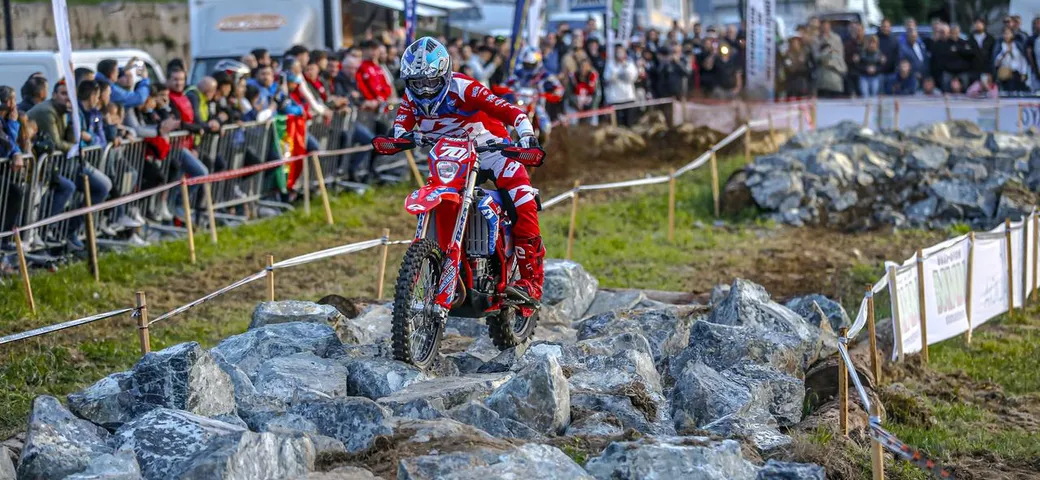 Eleveit X-Legend: lo stivale accompagna Steve Holcombe verso il successo nell’enduro [VIDEO]