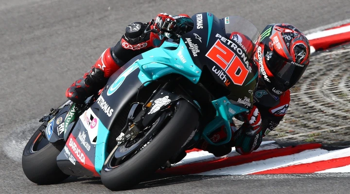 MotoGP, segnale dai test di Sepang: la nuova gomma soft accorcia o allunga il “trenino”?