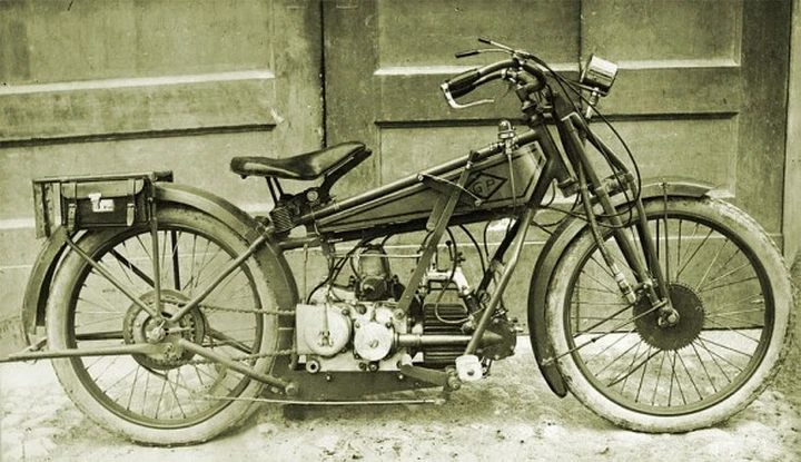 MOTO GUZZI, 93 anni (non solo) di grandi ricordi