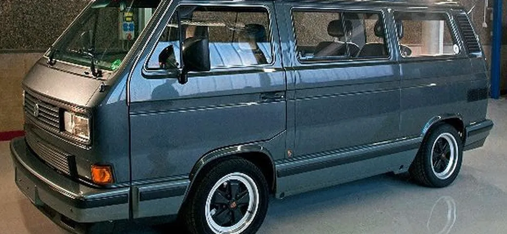 La Porsche B32 è un furgoncino su base Volkswagen Caravelle