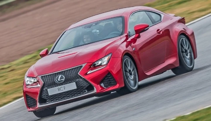 Lexus RC-F: prima prova in pista [Video]