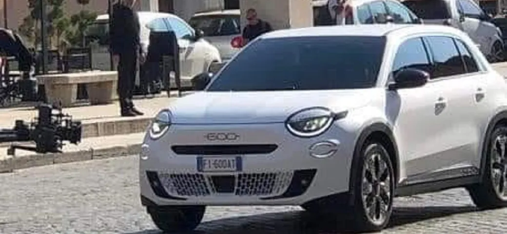 Nuova Fiat 600: nuove immagini senza veli a Roma [FOTO SPIA]