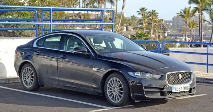 Jaguar XE-E: foto spia dell'ibrida