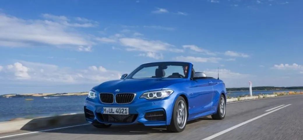 La BMW Serie 2 ora è anche Cabrio