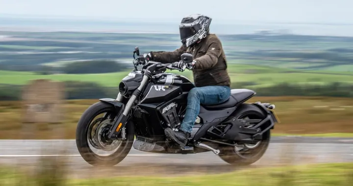 Cruiser fuori dagli schemi: arriva in Europa la Benda LFC 700