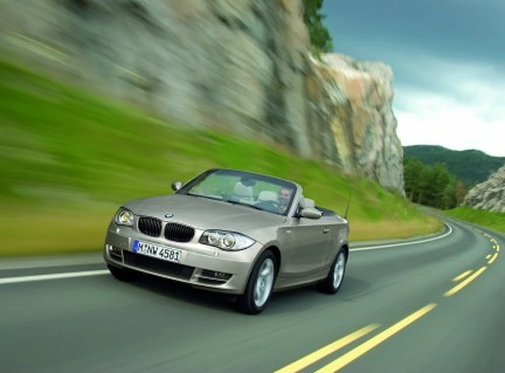 Una spider dalla Serie 1: Bmw lavora alla Z2