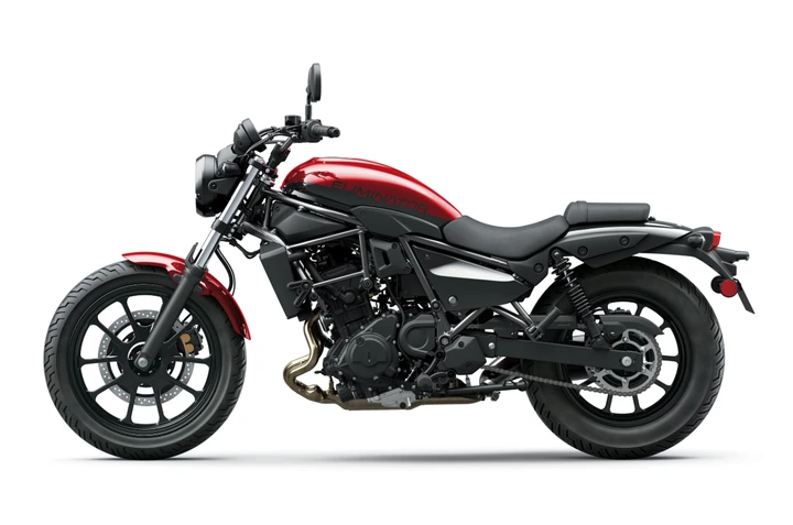 Kawasaki KLE500 ed Eliminator 500: cosa cambia nel 2027