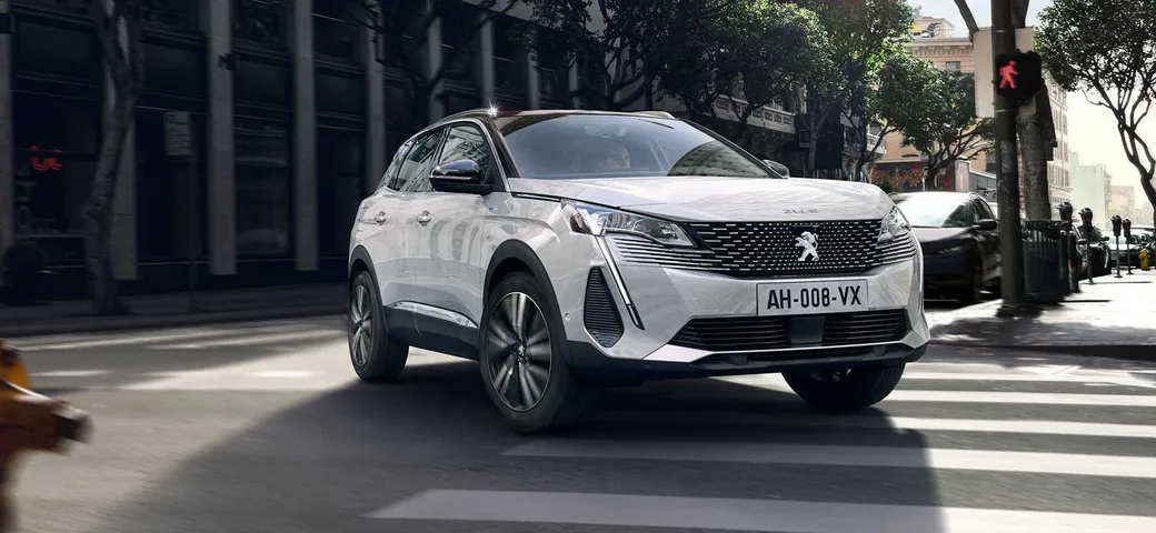 Peugeot 3008: un restyling affascinante e due motorizzazioni plug-in