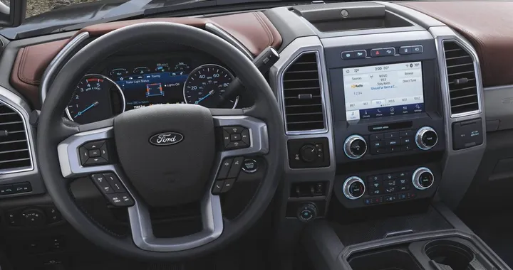 Ford richiama più di 100mila camion: rischio distacco del giunto dello sterzo