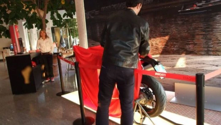 Live @ Test Ducati Monster 796
