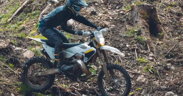 Husqvarna e Ridin’ Smoke 2025: un evento imperdibile per gli amanti del 2 tempi