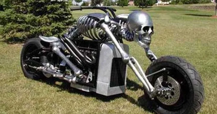 La moto per festeggiare Halloween