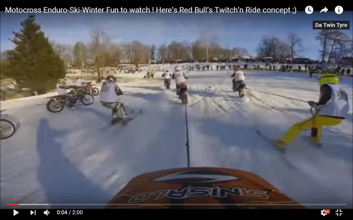 Sciare trainati da una moto da cross [Video]